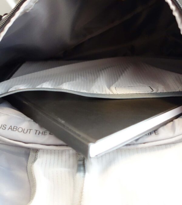 MR. SERIOUS “WANDERER” Seljakott